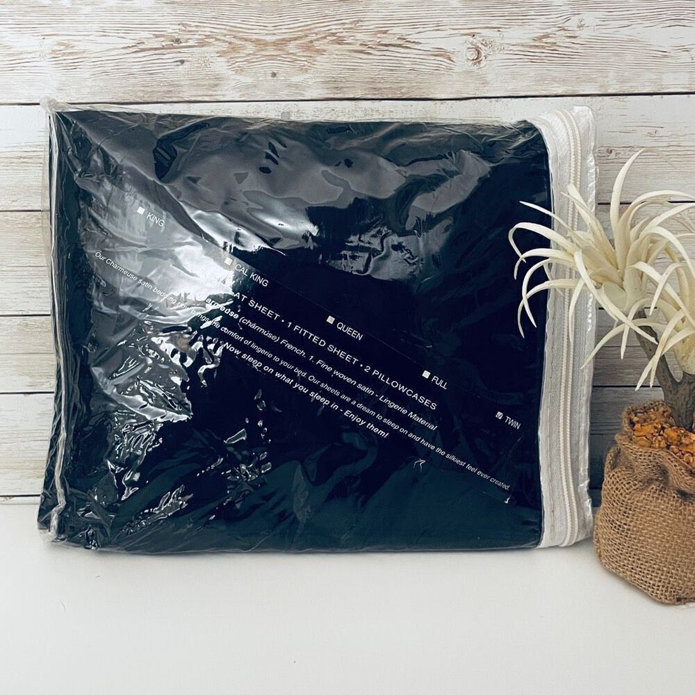 NWT Black Sateen Queen 4 Pcs Sheet Set